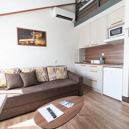 ゲストハウス Atrijum And クラドヴォ