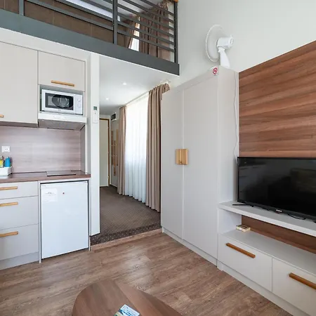 Atrijum And クラドヴォ