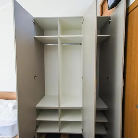 Atrijum And クラドヴォ