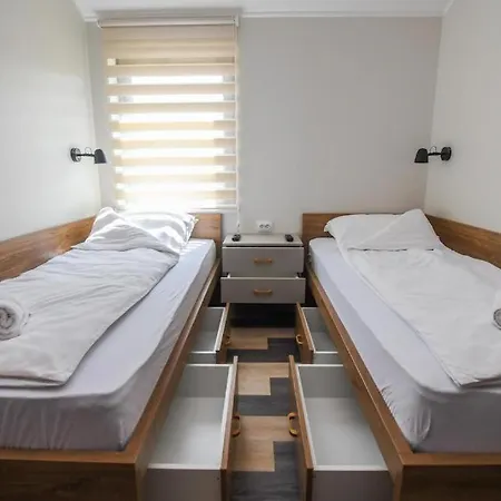 Atrijum And ゲストハウス 4*