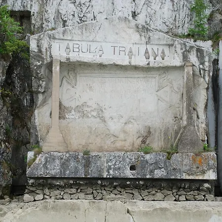 ゲストハウス Atrijum And 4*